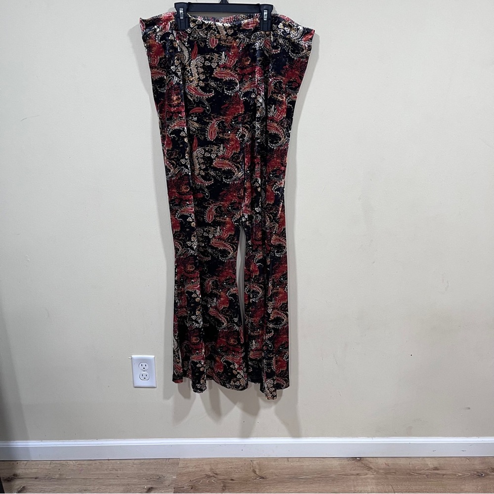 Rusttydustty paisley print velvet flared pants EUC size 2XL pull up plus size